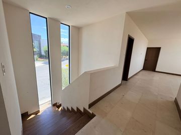 RESIDENCIA EN VENTA EN CLUB DE GOLF LA LOMA