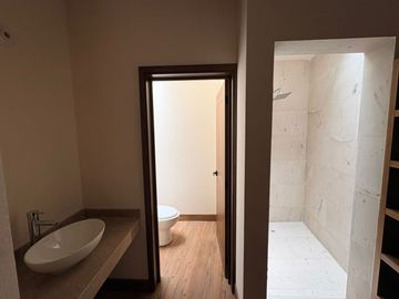 RESIDENCIA EN VENTA EN CLUB DE GOLF LA LOMA