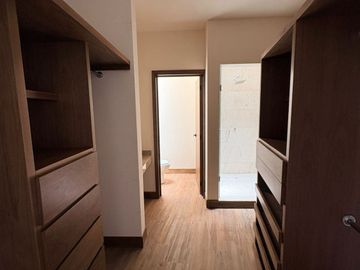 RESIDENCIA EN VENTA EN CLUB DE GOLF LA LOMA