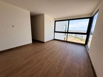 RESIDENCIA EN VENTA EN CLUB DE GOLF LA LOMA