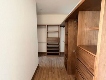 RESIDENCIA EN VENTA EN CLUB DE GOLF LA LOMA