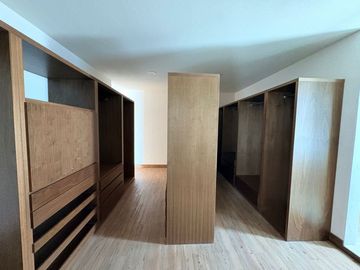 RESIDENCIA EN VENTA EN CLUB DE GOLF LA LOMA