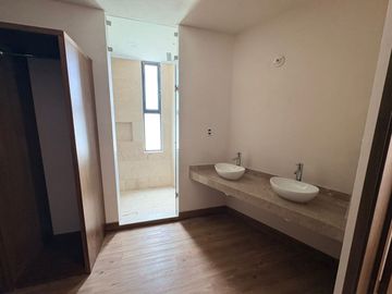 RESIDENCIA EN VENTA EN CLUB DE GOLF LA LOMA