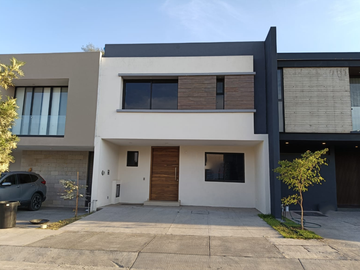Hermosa casa en Venta en San Pedro Tlaquepaque Jalisco Mex!!!!