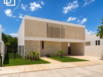 Casa nueva en venta de uno o dos niveles con alberca en privada,  Zona Country de Mérida