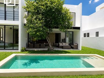 Casa nueva en venta de uno o dos niveles con alberca en privada,  Zona Country de Mérida