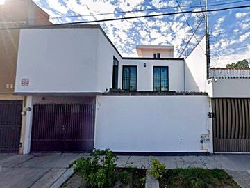 CASA EN VENTA-COL.FUENTE DEL PUERTO-S.L.P