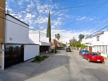 CASA EN VENTA-COL.FUENTE DEL PUERTO-S.L.P