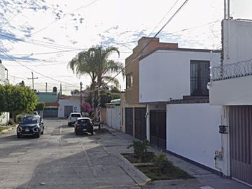 CASA EN VENTA-COL.FUENTE DEL PUERTO-S.L.P