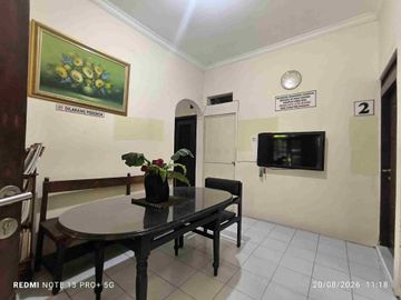 paviliun kos putri plus usaha laundry aktif di UMS