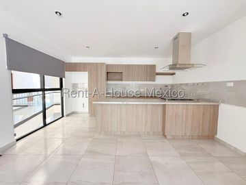 Departamento en Renta en Senzi Zibatá Queretaro | piso 3 | Elevador | 3 recamaras | 2 baños | Balcón con vista al valle