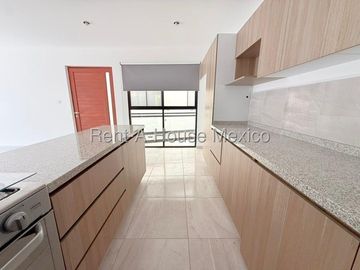 Departamento en Renta en Senzi Zibatá Queretaro | piso 3 | Elevador | 3 recamaras | 2 baños | Balcón con vista al valle