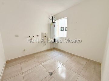 Departamento en Renta en Senzi Zibatá Queretaro | piso 3 | Elevador | 3 recamaras | 2 baños | Balcón con vista al valle