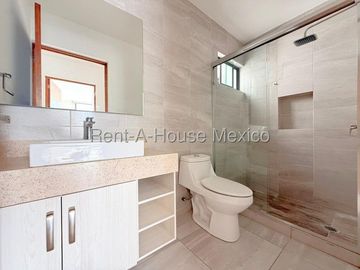 Departamento en Renta en Senzi Zibatá Queretaro | piso 3 | Elevador | 3 recamaras | 2 baños | Balcón con vista al valle