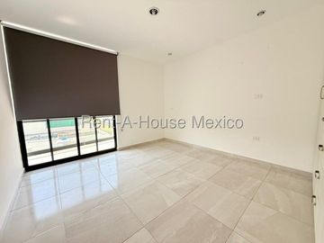 Departamento en Renta en Senzi Zibatá Queretaro | piso 3 | Elevador | 3 recamaras | 2 baños | Balcón con vista al valle