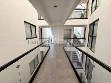 Departamento en Renta en Senzi Zibatá Queretaro | piso 3 | Elevador | 3 recamaras | 2 baños | Balcón con vista al valle