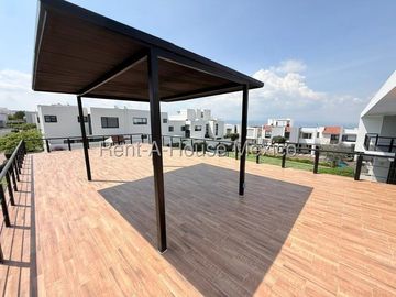 Departamento en Renta en Senzi Zibatá Queretaro | piso 3 | Elevador | 3 recamaras | 2 baños | Balcón con vista al valle