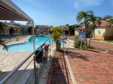 VENDO CASA EN CASTELLANA DE OPORTUNIDAD