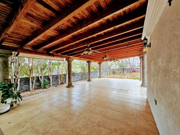 BALCONES JURIQUILLA EXCELENTE RESIDENCIA EN UN SOLO NIVEL RENTA Y VENTA 673M2 DE TERRENO Y  423 M2 DE CONSTRUCCIÓN