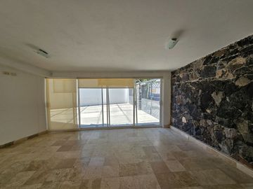 BALCONES JURIQUILLA EXCELENTE RESIDENCIA EN UN SOLO NIVEL RENTA Y VENTA 673M2 DE TERRENO Y  423 M2 DE CONSTRUCCIÓN