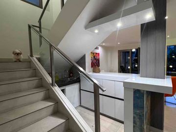 alquilo casa en urbanización exclusiva vía a la costa