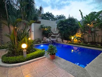 alquilo casa en urbanización exclusiva vía a la costa