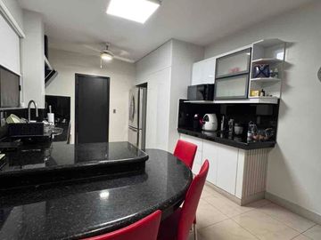 alquilo casa en urbanización exclusiva vía a la costa