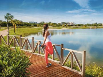 Casa con alberca privada, casa club, Yucatán Country Club, en venta