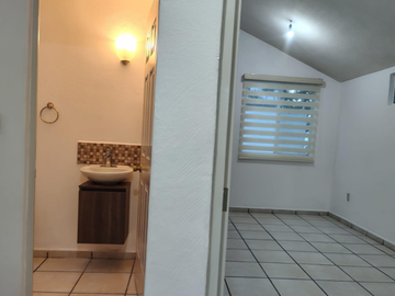 RENTO BONITA CASA FRACC EL PALMAR $13,000.00 INC. MTTO. EXCELENTES CONDICIONES