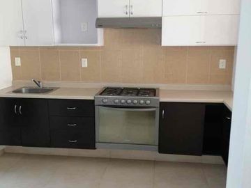 PUNTA JURIQUILLA CASA EN RENTA 3 RECÁMARAS CON BAÑO CUARTO DE SERVICIO
