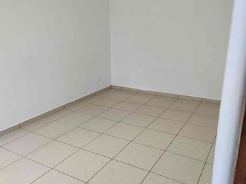 PUNTA JURIQUILLA CASA EN RENTA 3 RECÁMARAS CON BAÑO CUARTO DE SERVICIO