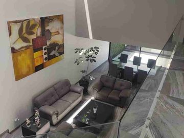 VENTA CASA REMODELADA LAS ALAMEDAS