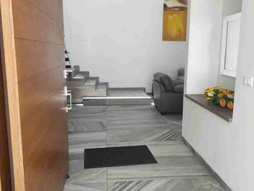 VENTA CASA REMODELADA LAS ALAMEDAS