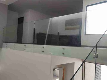 VENTA CASA REMODELADA LAS ALAMEDAS