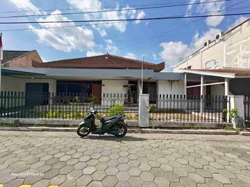 TANAH STRATEGIS BONUS BANGUNAN DI POGUNG BARU DEKAT  KAMPUS UGM, UNY & PAKUWON MALL