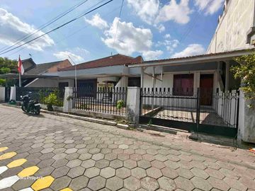 TANAH STRATEGIS BONUS BANGUNAN DI POGUNG BARU DEKAT  KAMPUS UGM, UNY & PAKUWON MALL