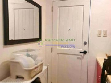 🏢 FOR SALE: SEMI-FURNISHED 1-BEDROOM CONDOMINIUM IN TAGAYTAY CITY 🏢