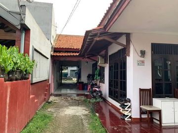 RUMAH LAMA TANAH LUAS di CIGANJUR JAGAKARSA JAKARTA SELATAN