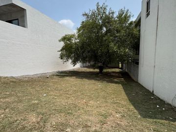 Terreno en Venta en Zona Sur (Privada Los Franciscanos) en Santiago Nuevo León