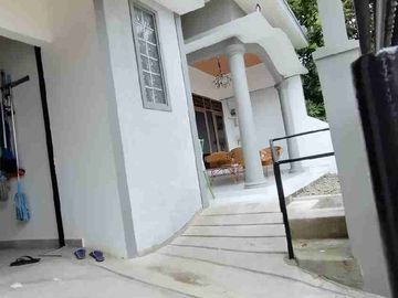 Dijual Rumah 2 lt New Branch di Karang Tengah Komplek Unilever lt 143 m2 lb 100 m2 SHM semi furniture, siap huni!! Nego