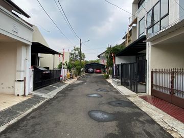 RUMAH BAGUS DALAM CLUSTER EKSKLUSIF di CIPINANG KALIMALANG JAKARTA TIMUR