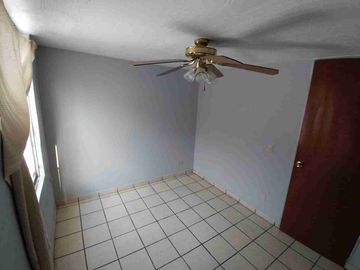 VENTA CASA EN COTO RESIDENCIAL. PARQUES. ZAPOPAN.