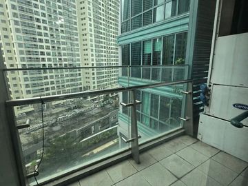 Spacious 1 Bedroom with Balcony For Rent 8 Forbestown Road Bgc Taguig