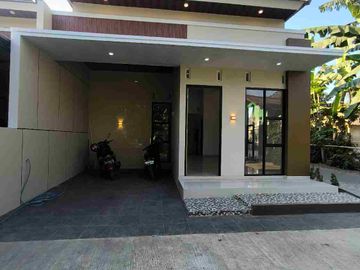 DIJUAL RUMAH BARU SIAP HUNI DI BARAT PASAR CEBONGAN