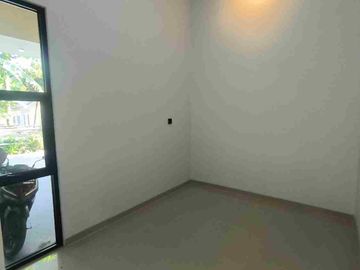 DIJUAL RUMAH BARU SIAP HUNI DI BARAT PASAR CEBONGAN