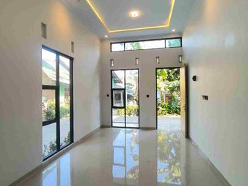 DIJUAL RUMAH BARU SIAP HUNI DI BARAT PASAR CEBONGAN