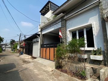RUMAH BAGUS TANAH LUAS DALAM KOMPLEK JATIWARINGIN ASRI PONDOK GEDE KOTA BEKASI