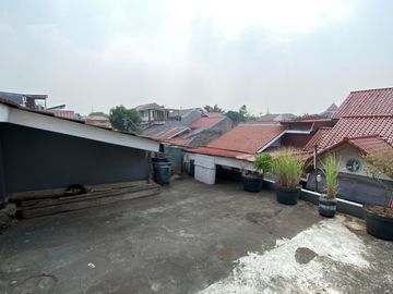 RUMAH BAGUS TANAH LUAS DALAM KOMPLEK JATIWARINGIN ASRI PONDOK GEDE KOTA BEKASI