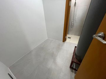 For Rent: 3BR with 2 Parking at The Seasons Residences for 260K/mo!