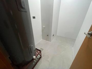 For Rent: 3BR with 2 Parking at The Seasons Residences for 260K/mo!